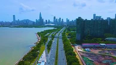 深圳城市交通车流滨海大道4k航拍视频的预览图